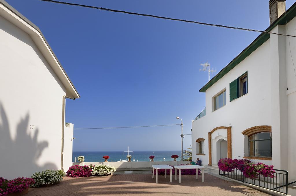 Blue Beach Bussana Nuova Exterior photo